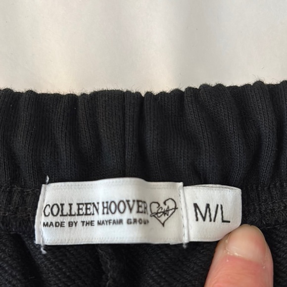 Colleen Hoover CoHo Verity Graphic Sweatpants M/L Manuscript High Rise - Picture 4 of 9